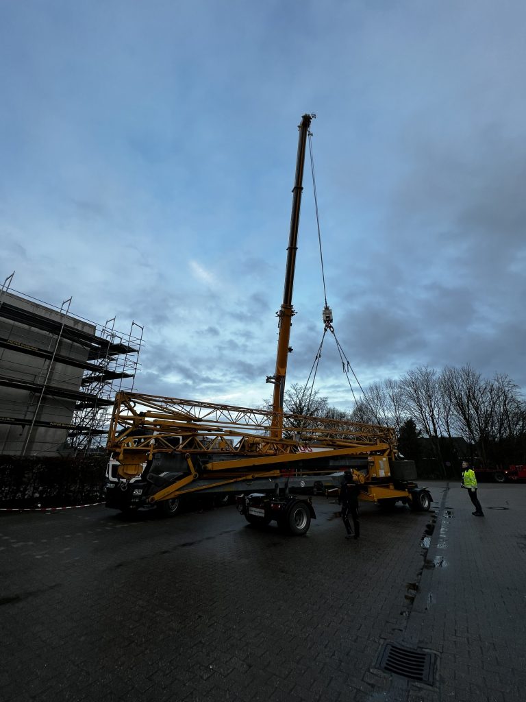Mietkran in Lippetal & NRW | Lieferung & Montage | LMS Maschinen Service
